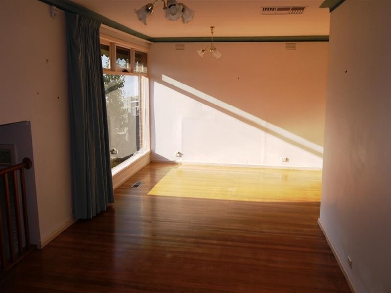 11 Burgundy Drive, Doncaster VIC 3108