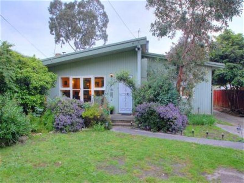 2 Marian Court, Blackburn VIC 3130