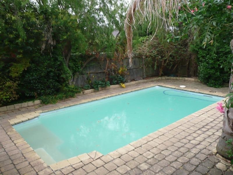 17 Inglewood Close, Doncaster East VIC 3109