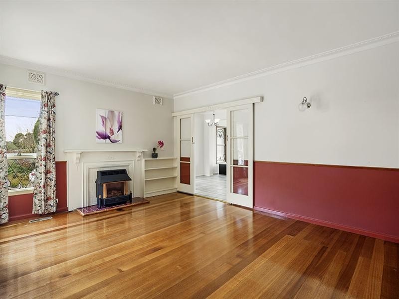 12 Hazel Court, Ashwood VIC 3147