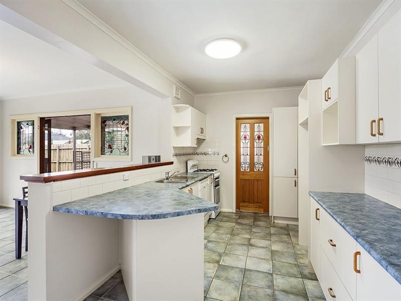12 Hazel Court, Ashwood VIC 3147