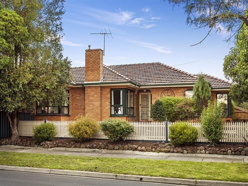 12 Hazel Court, Ashwood VIC 3147