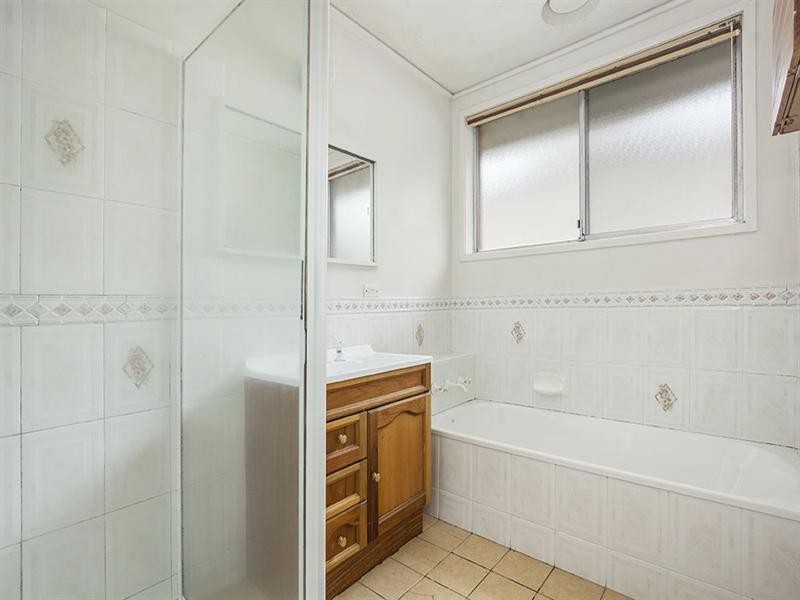 16 Tamala Avenue, Notting Hill VIC 3168