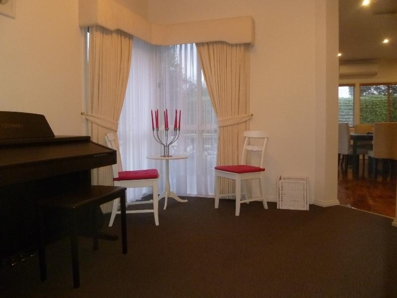 49 Sunrise Crescent, Templestowe Lower VIC 3107