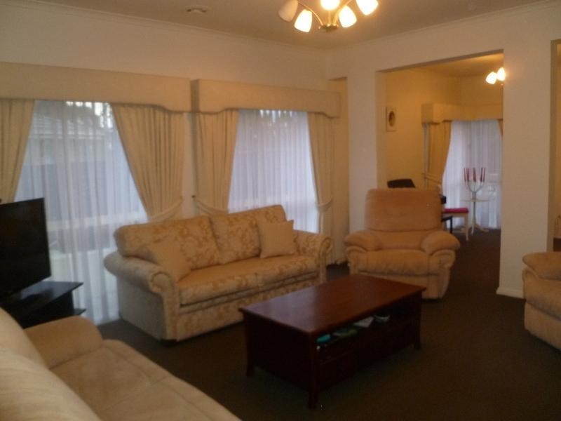 49 Sunrise Crescent, Templestowe Lower VIC 3107