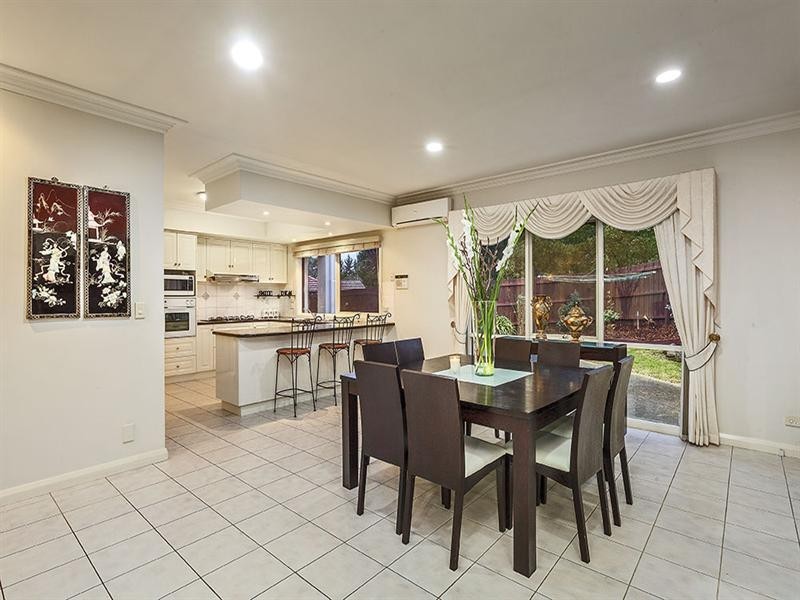 8 St James Court, Doncaster East VIC 3109