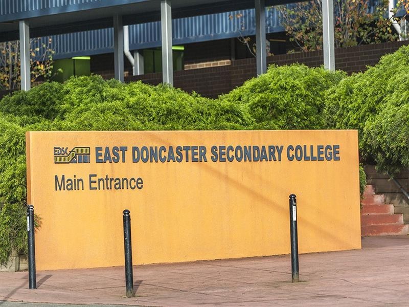 8 St James Court, Doncaster East VIC 3109