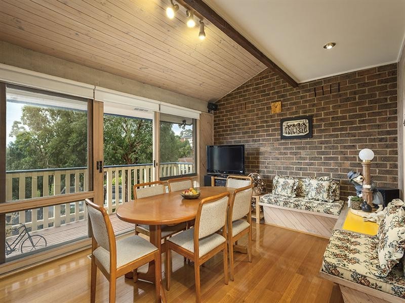 2 The Nook, Doncaster East VIC 3109