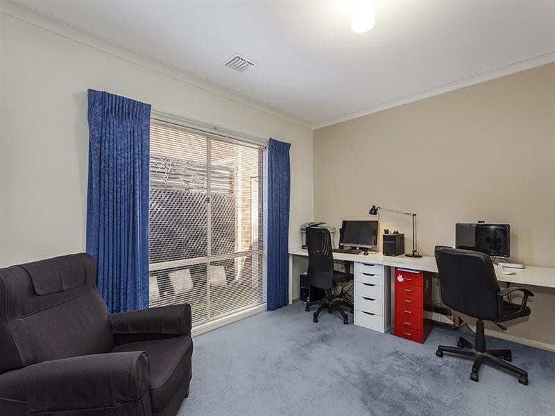 5 Oak Court, Mitcham VIC 3132