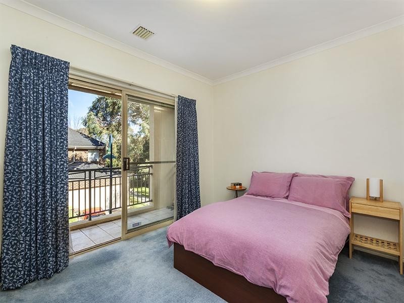 5 Oak Court, Mitcham VIC 3132