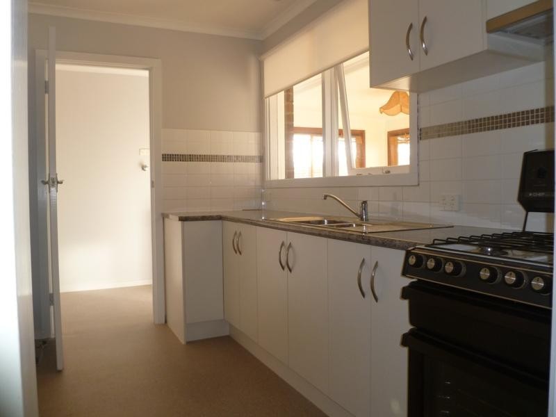 2/18 Lernes Street, Forest Hill VIC 3131