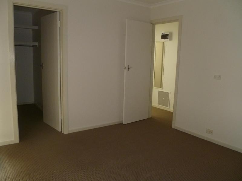 2/18 Lernes Street, Forest Hill VIC 3131