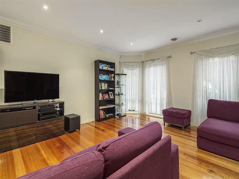 2/1064 Doncaster Road, Doncaster East VIC 3109