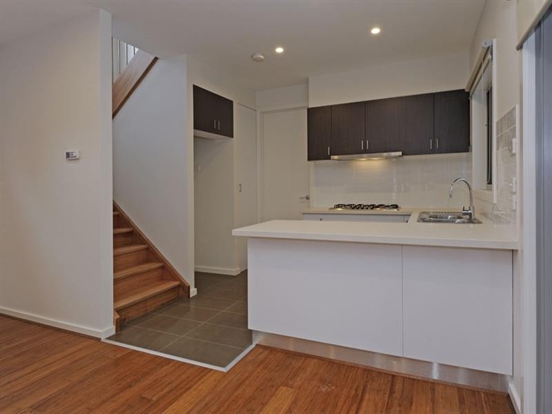 1/37 Pine Street, Reservoir VIC 3073