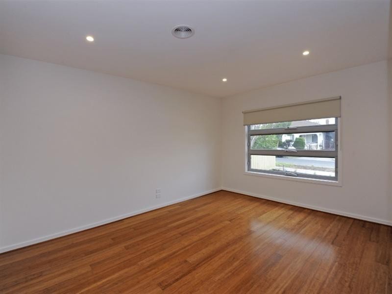 1/37 Pine Street, Reservoir VIC 3073