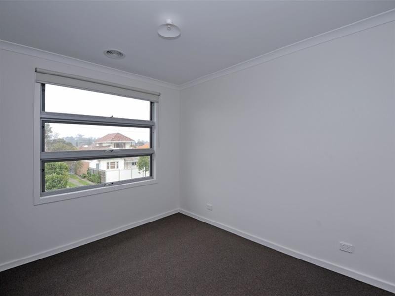 1/37 Pine Street, Reservoir VIC 3073