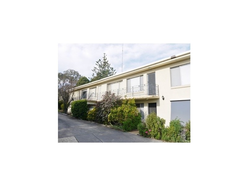 3/2 Kandanga Grove, Bulleen VIC 3105