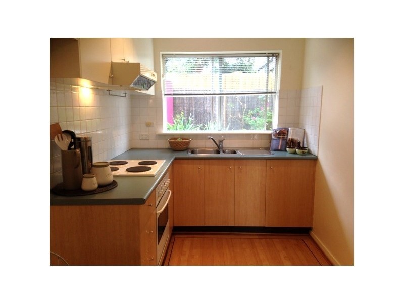 3/2 Kandanga Grove, Bulleen VIC 3105