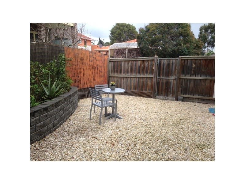 3/2 Kandanga Grove, Bulleen VIC 3105