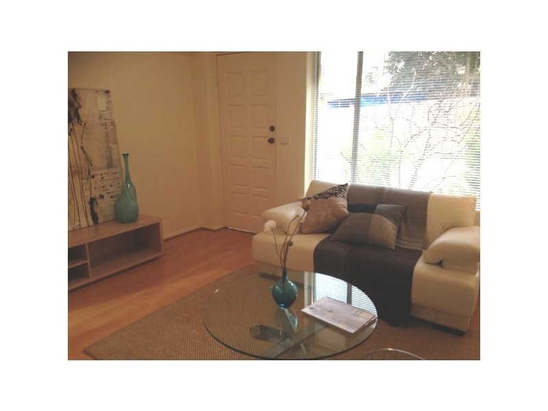 3/2 Kandanga Grove, Bulleen VIC 3105