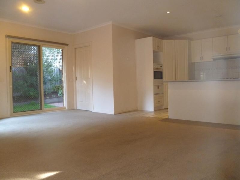 2/15-19 Laurie Road, Doncaster East VIC 3109