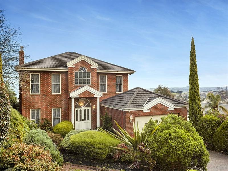 54 Kirkford Drive, Mooroolbark VIC 3138