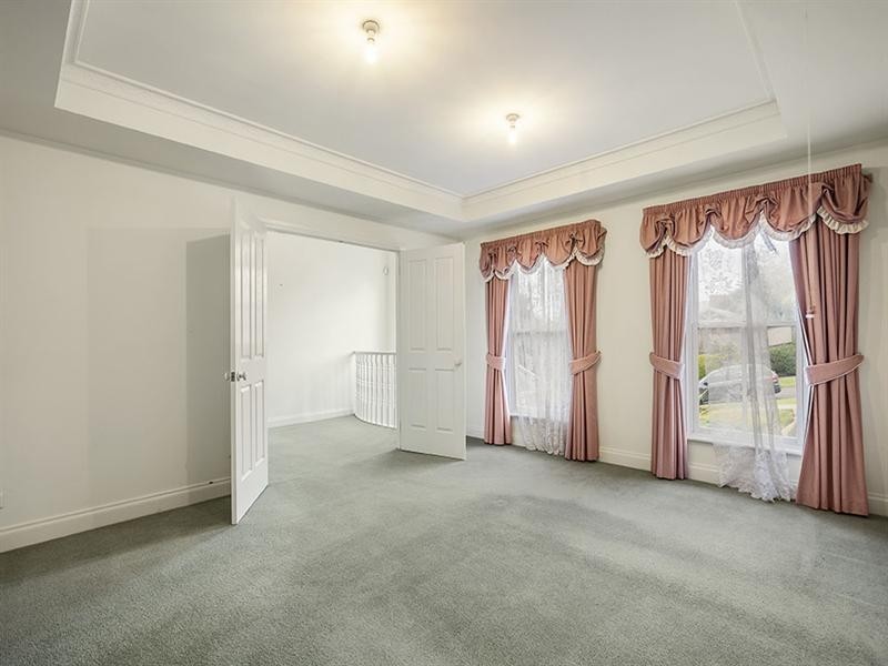 54 Kirkford Drive, Mooroolbark VIC 3138