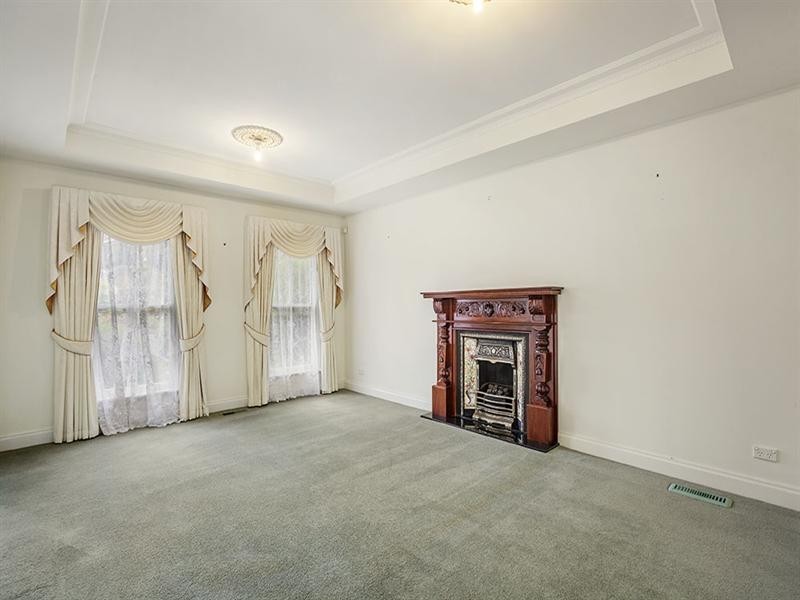 54 Kirkford Drive, Mooroolbark VIC 3138