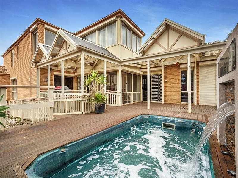 64 Margot Avenue, Doncaster VIC 3108