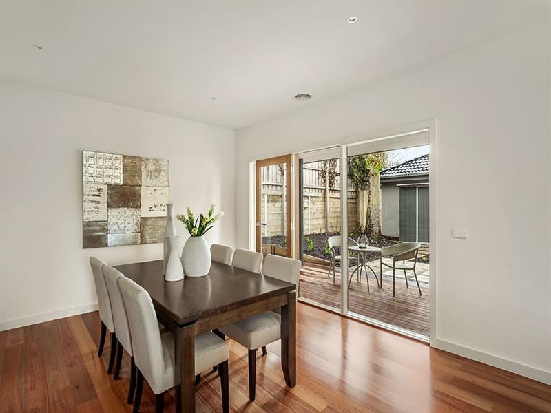 2/15 Lisbeth Avenue, Donvale VIC 3111