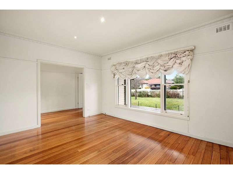 19 Farleigh Avenue, Burwood VIC 3125