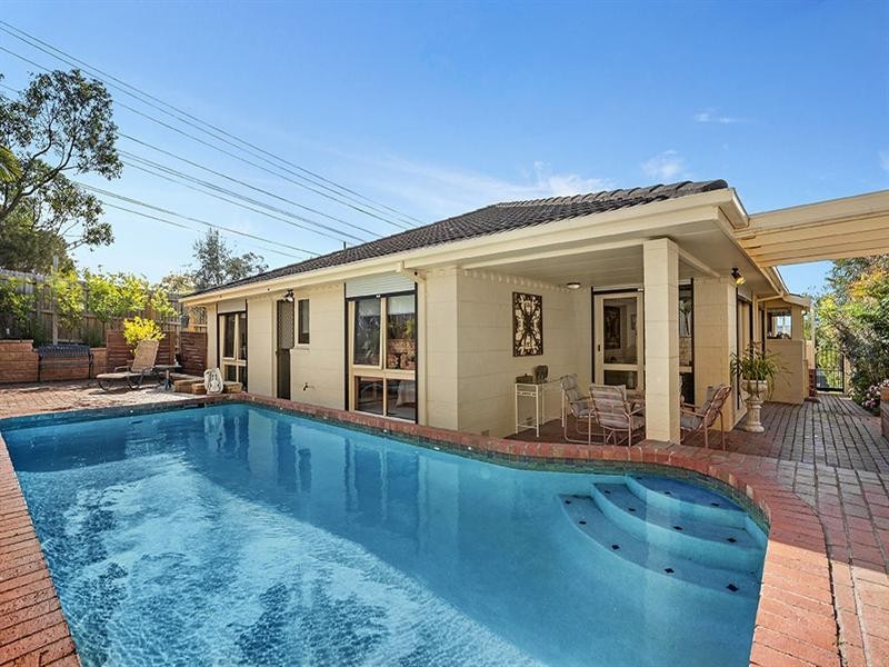 2 Fernlea Crescent, Doncaster East VIC 3109