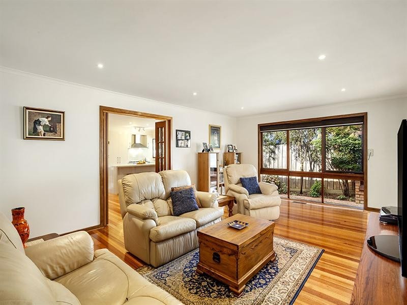 2 Fernlea Crescent, Doncaster East VIC 3109