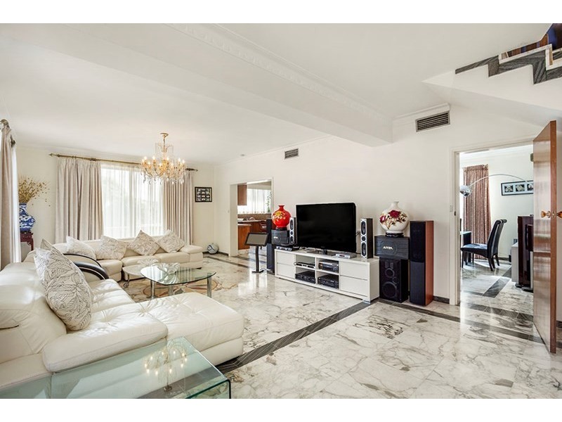 11 St Andrews Crescent, Bulleen VIC 3105