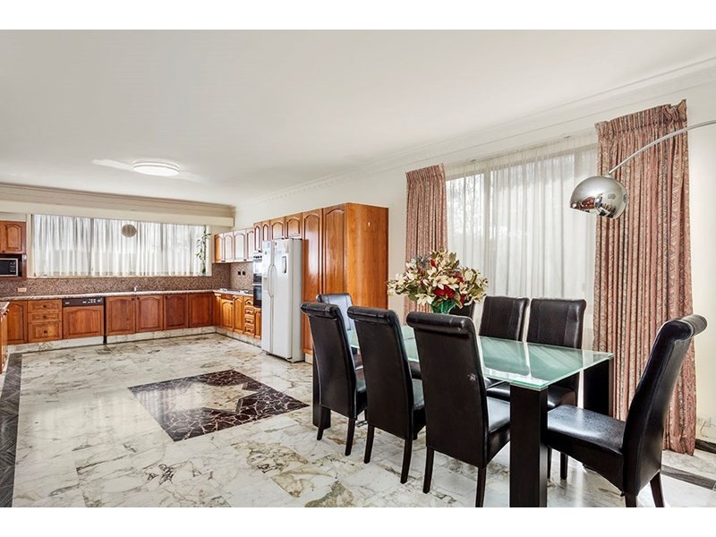 11 St Andrews Crescent, Bulleen VIC 3105