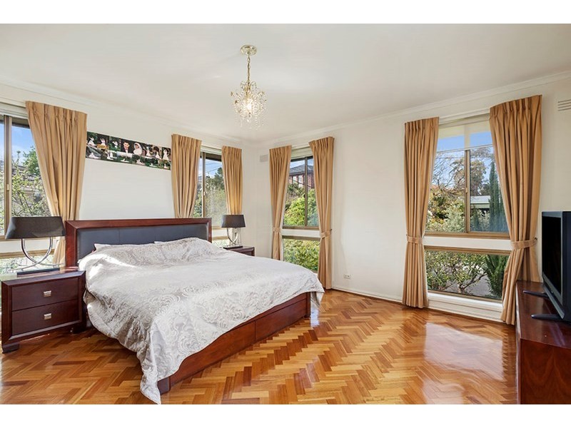 11 St Andrews Crescent, Bulleen VIC 3105