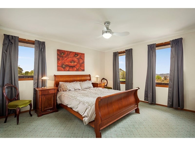 127 Partridge Way, Mooroolbark VIC 3138