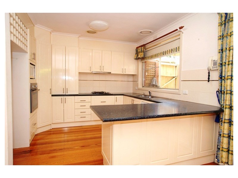 6 Rathmullen Quadrant, Doncaster VIC 3108