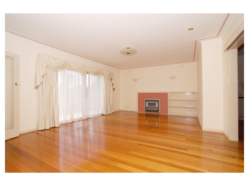 6 Rathmullen Quadrant, Doncaster VIC 3108