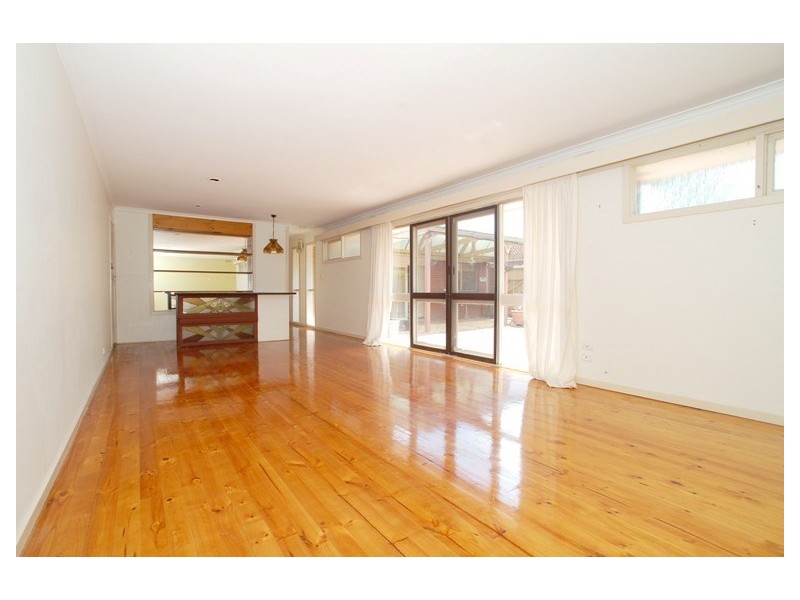 6 Rathmullen Quadrant, Doncaster VIC 3108