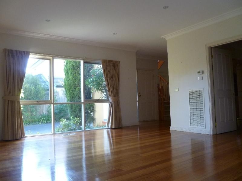 2/1 Morinda Crescent, Doncaster East VIC 3109