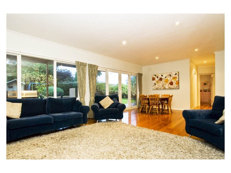 7 Cherry Tree Court, Doncaster East VIC 3109