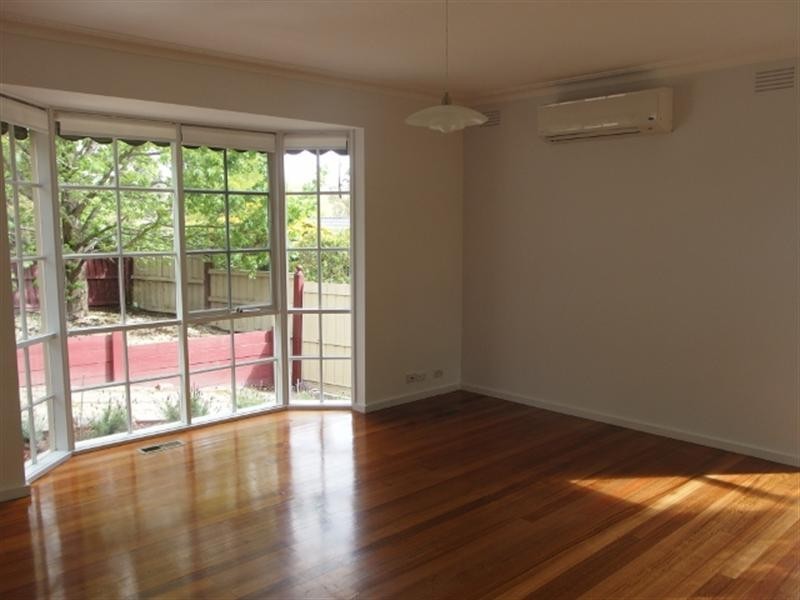 111 Buckingham Drive, Heidelberg VIC 3084