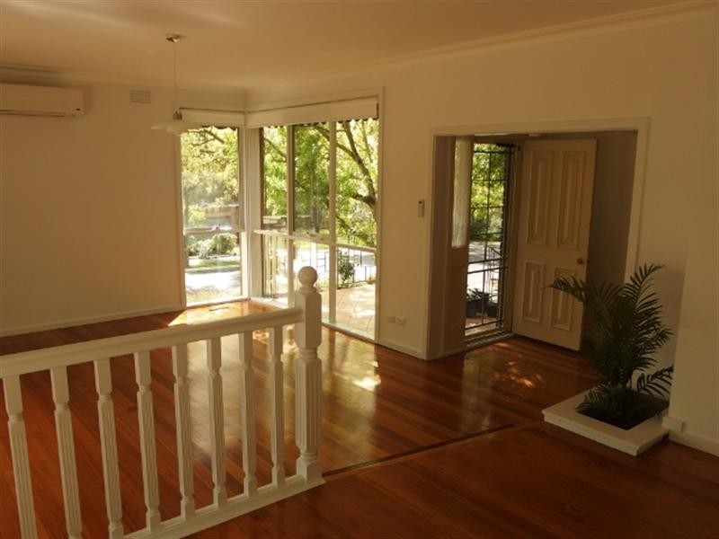 111 Buckingham Drive, Heidelberg VIC 3084