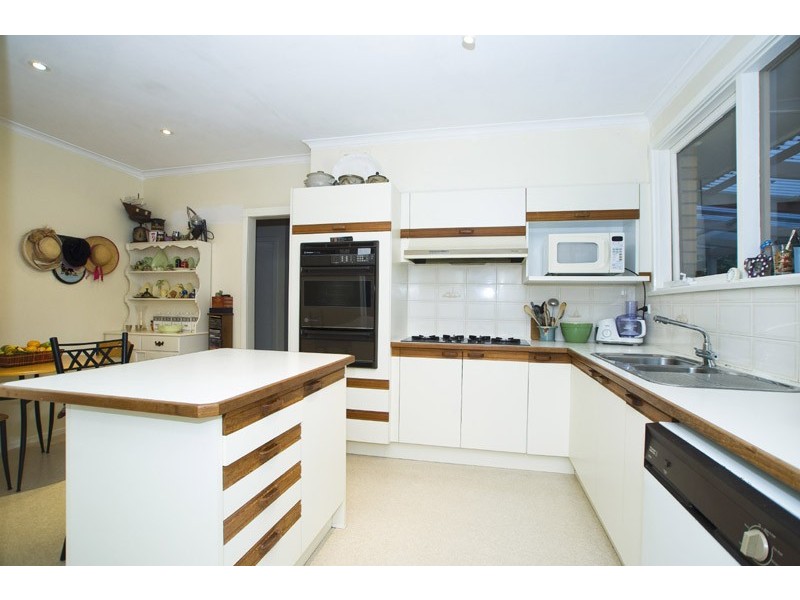 25 Hertford Road, Doncaster East VIC 3109