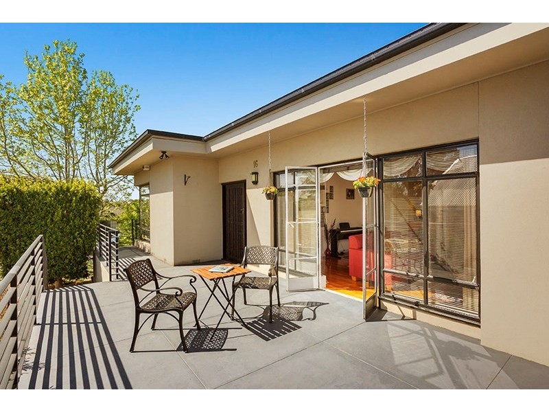 16 Hillhouse Road, Templestowe VIC 3106