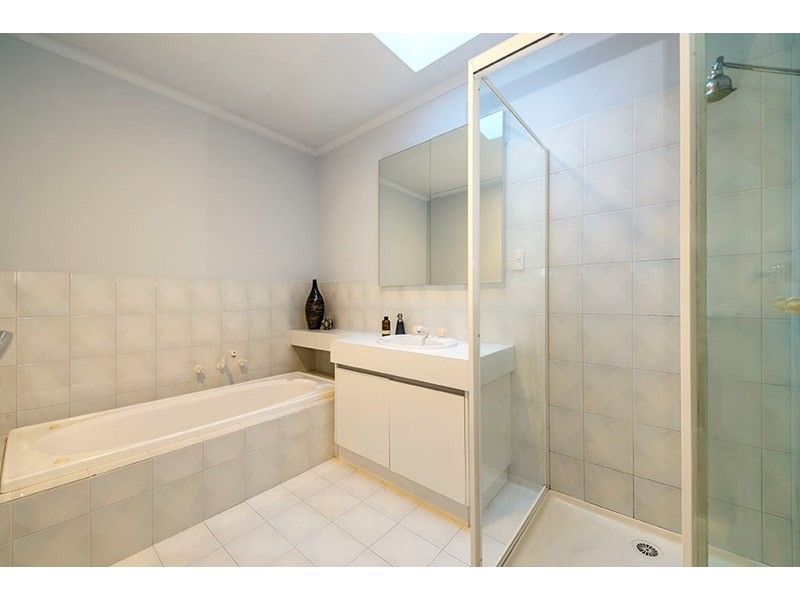 2/19 Churchill Street, Doncaster East VIC 3109