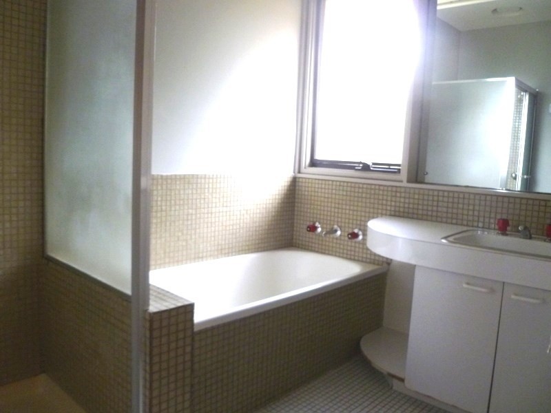 7 Runnymede Street, Doncaster East VIC 3109