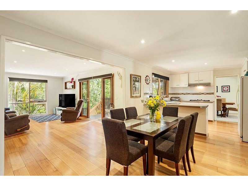 40 Kirkford Drive, Mooroolbark VIC 3138