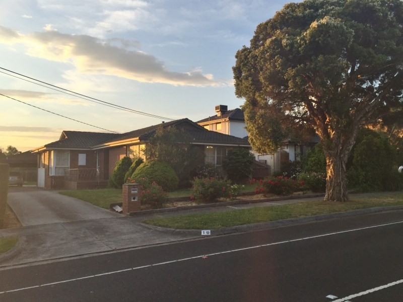 19 Camelot Drive, Glen Waverley VIC 3150
